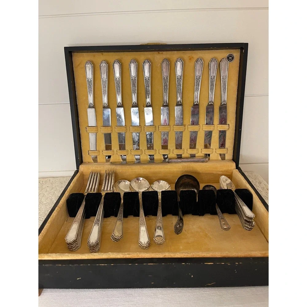 International Silver Ancestral Silverplate Flatware Set with Case Vintage 43pc